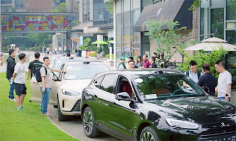 AITO问界M5智驾版亮相重庆 华为高阶智能驾驶系统带来新体验